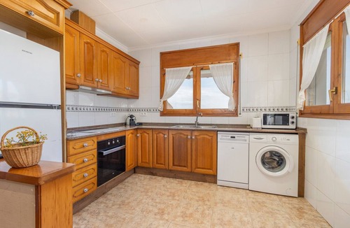 Lleida House | Country House 'Casa Rural Cal Pallol' with Private Pool, Wi-Fi and Air Conditioning