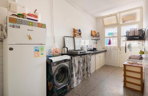 Quartier Des Orangers House | Cozy Double Room Near Train Station & Airport Bus
