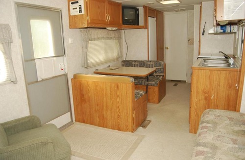 Quincy Resort | Crescent Bar Camping Resort Studio Cabin 2