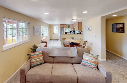 Friendly Condo | Dog-friendly lower level of duplex w/enclosed deck, washer/dryer, mountain view