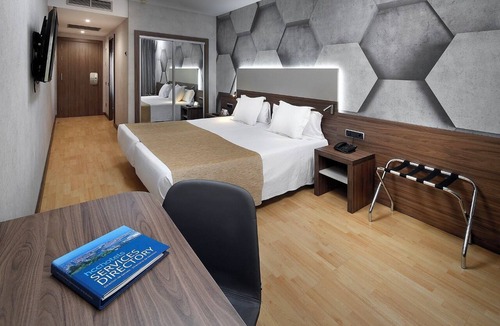 Gothic Quarter Hotel | Double/Twin Room | Montblanc | Gothic Quarter | Near Las Ramblas
