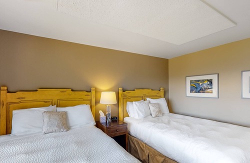 Rosario Apartment | Dreamy studio gem with balcony, fast WiFi, beach access, & ideal location