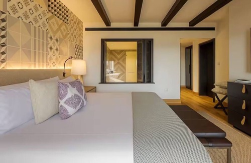 Tor Hotel | Elegant Hill View Room Near Local Attractions – Comfortable & Scenic Sta