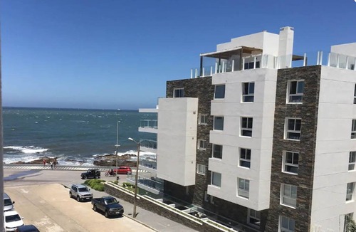 Punta del Este House | Elegant Seaview Apartment 50 metres from the beach