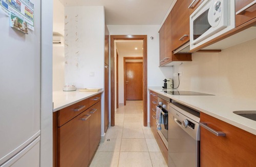 Bonmont Terres Noves Apartment | 'En Bonmont Terres Noves' Apartment with Pool and Air Conditioning