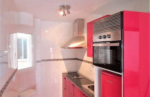 Burriana Apartment | Entire 3-bedroom apartment in Burriana, an 11-minute walk from the beach
