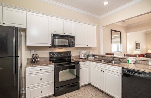 Litchfield by the Sea Hotel | Expansive Suite w/Private Beach Access & Coffee Shop; Near Brookgreen Gardens