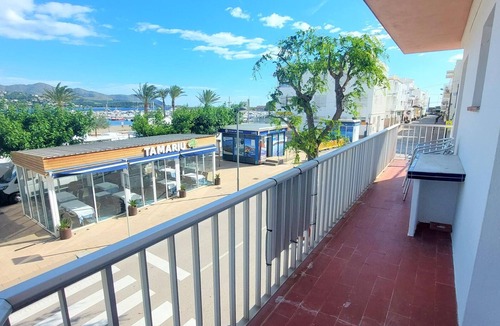 Llanca Apartment | Family 2-bed apartment by the sea in Llançà, pets allowed