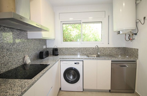 Llanca Villa | Family house in Llançà, terraces and air conditioning