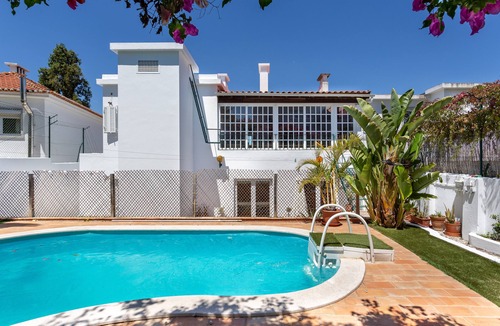 Casal da Ladeira Villa | Family Villa in LISBON,heated pool,elevator,parking,6 bedrooms,sleeps 14