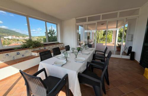Nossa Senhora da Anunciada Villa | Family Villa with Pool & Huge Garden - Arrábida Trails & Beaches Nearby