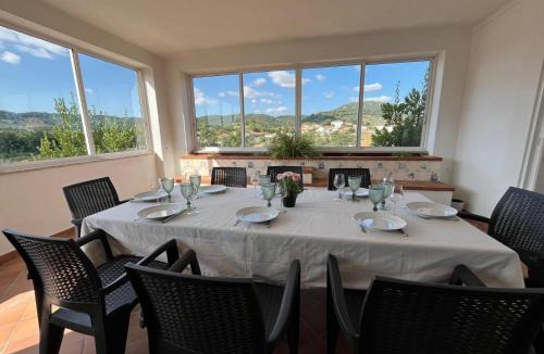 Nossa Senhora da Anunciada Villa | Family Villa with Pool & Huge Garden - Arrábida Trails & Beaches Nearby