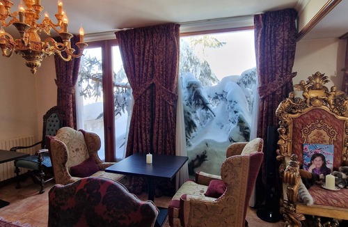 Kfardebian Hotel | Faqra Palace