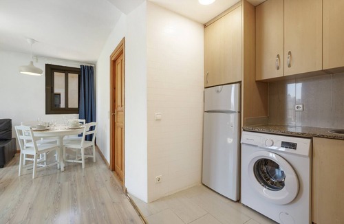 Sant Pere Apartment | Felix Apartment: Your Retreat with Terrace and Air Conditioning in the Heart of Barcelona