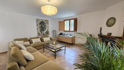 Valldemar House | Finca rural con piscina para grupos grandes