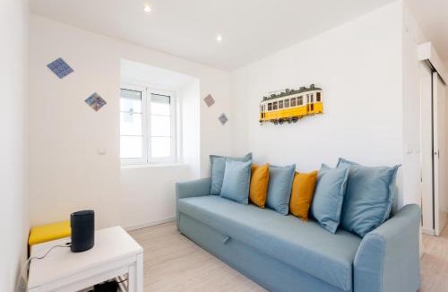 Linda-a-Velha Apartment | FLH Ajuda Modern Apartment