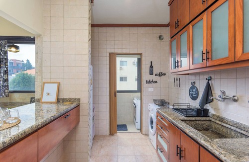 Batroun Apartment | Fuga Di Batroun Cozy 2-BR with 24-7 Power and ACn
