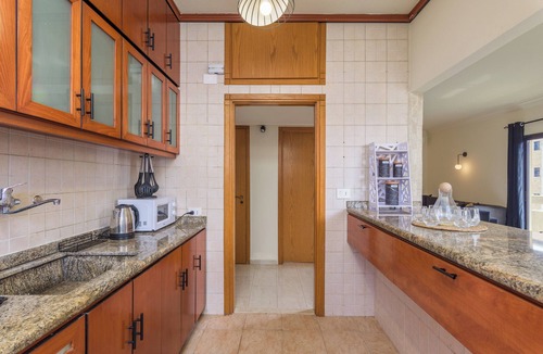 Batroun Apartment | Fuga Di Batroun Cozy 2-BR with 24-7 Power and ACn