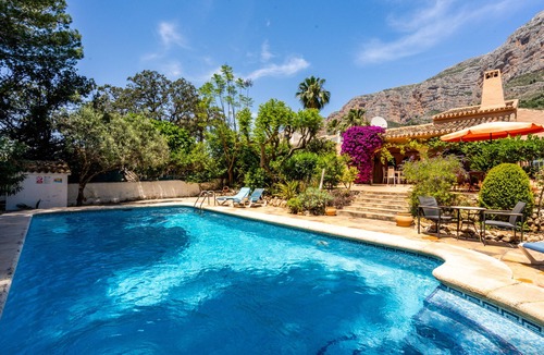 Montgo de Toscamar Villa | Gorgeous Villa . 2 Bed, private pool, FREE WiFi, Air-conditioning and BBQ
