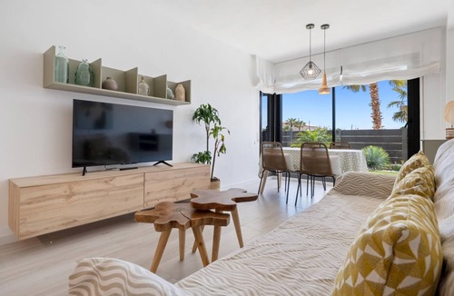 Roques Daurades Apartment | Ground floor with private garden 1min beach