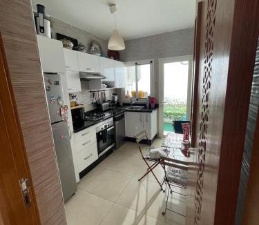 Ain Attig Apartment | Hébergement entier vue piscine