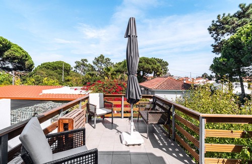 Charneca de Caparica e Sobreda House | Holiday Home "Rebelsardine" with Shared Pool and Wi-Fi