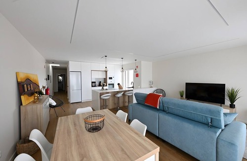 Sao Pedro da Cadeira House | Holiday Home 'Brisa Do Sizandro' with Balcony, Wi-Fi and Air Conditioning