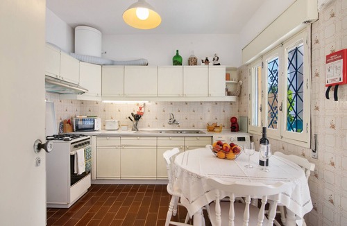 Loule House | Holiday Home 'Alcaria' with Mountain View, Wi-Fi and Air Conditioning