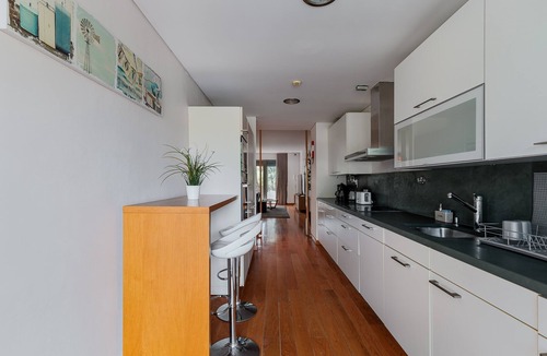 Carvalhal House | Holiday Home 'Casa Tróia' with Private Garden, Wi-Fi and Air Conditioning