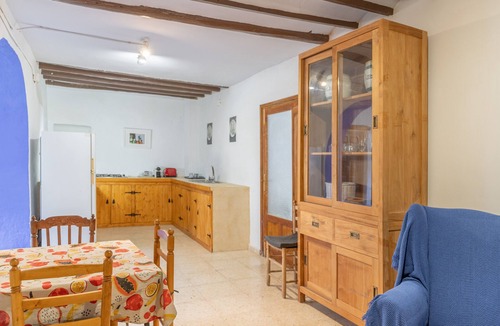 Polop House | Holiday Home 'La Clau Casa Rural ' with Mountain View, Private Terrace and Wi-Fi