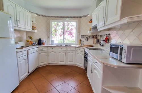 Quarteira House | Holiday Home 'Maria - Vilamoura Golf Side' with Pool, Terrace and Wi-Fi