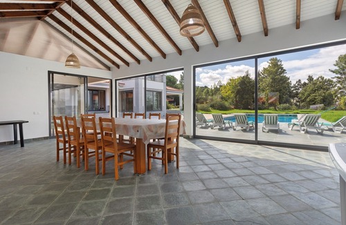 Capelas House | Holiday Home 'Quinta Grande' with Private Pool, Private Terrace and Wi-Fi