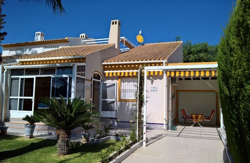 Pueblo Latino House | Holiday house with garden, close to the beach, for 6 people