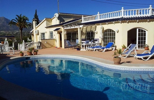 Benidorm Villa | "Holiday villa Albir - Alfaz del Pi" with Mountain View, Pool, A/C & Wi-Fi