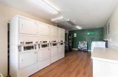 Survey Creek Hotel | HomeTowne Studios by Red Roof Fort Lauderdale