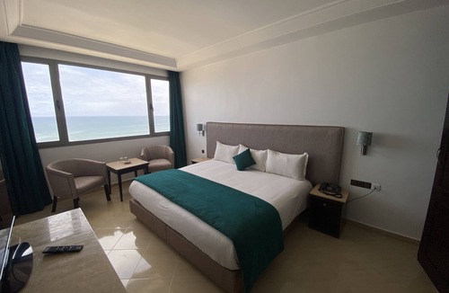 La Corniche Hotel | Hotel Azur