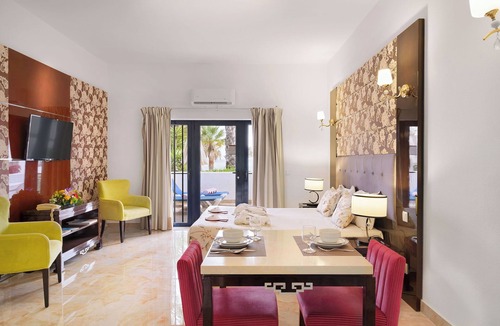 Oura Hotel | Indulge in Home-Like Comfort! 2 Spacious Units, Pool or Sea View, Kitchenettes!