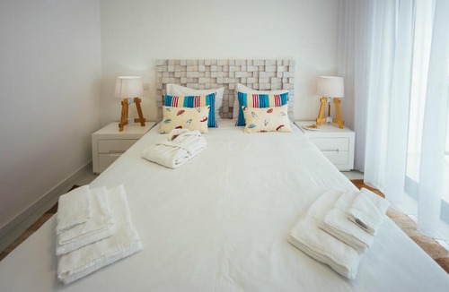 Salir do Porto Villa | Janelas de Salir Holiday Homes
