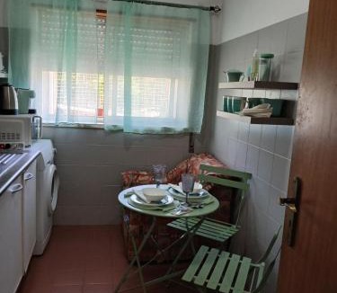 Caparica Apartment | Kannon 1 5-minute walk to all transport options at the Pragal terminal