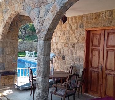 Deir al Qamar Cabin | Khalle lodge