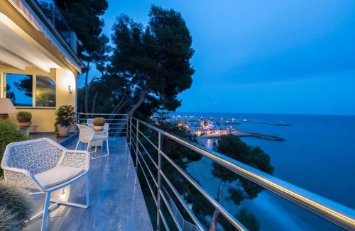 El Roc de Sant Gaieta Hotel | La estrella del mediterraneo