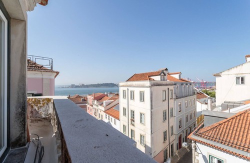 Santos Apartment | Lapa Diplomatic Collection by Feel Lisboa