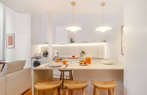 Penha de Franca Apartment | Lisbon's Elite: A Stylish & Modern Studio w/Patio