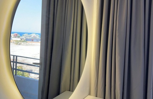Sakkala Apartment | Lovely 2-bedroom apartment in enchanting centre Hurghada with AC, WiFi, Sea View