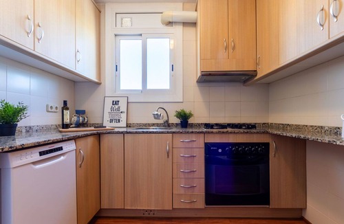 Cunit Apartment | Lovely apartment for 6 people with WIFI, pool, TV and balcony