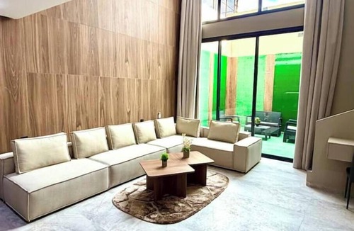 Ville Nouvelle Apartment | Luxurious apartment right in the heart of downtown!