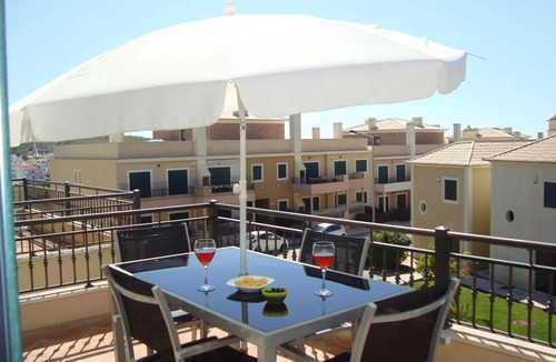 Burgau Apartment | Luxury 2 Bed Apartment close to beach plus A/C & Free WIFI