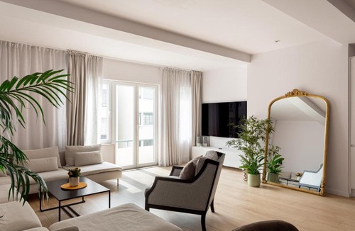 Santo Antonio Apartment | Luxury 4-Bedroom Residence in Prime Lisbon