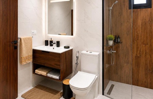 Martil Apartment | Luxury & Cosy Flat - WiFi, Parking, Screens
