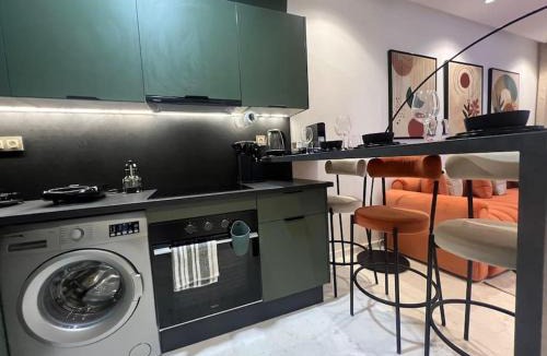 Casablanca Apartment | Luxury Residence So Stylish & Bright Appartement Hotel Au Coeur de Casablanca prés de Carrefour et 3 Min de La Gare Ferroviere Oasis